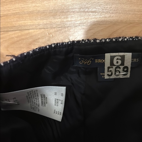 Brooks Brothers Navy and White Blazer Suit and Skirt Set - Picture 5 of 8